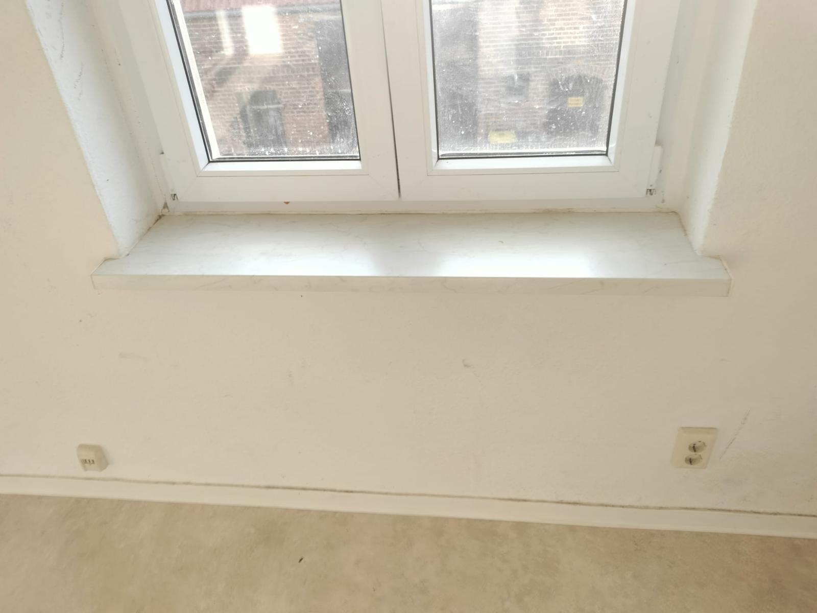 Gereinigte Fensterbank
